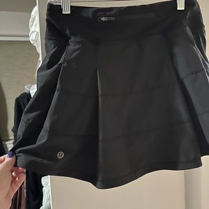 Lululemon black skirt size 4